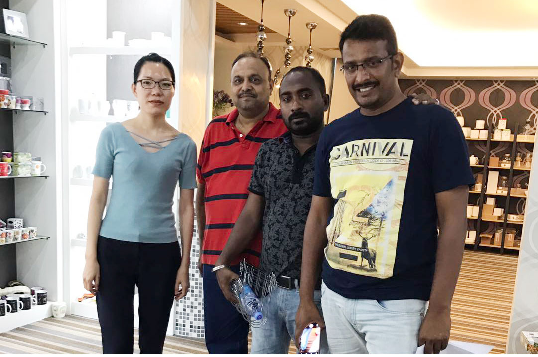 news-Customer visits factory-FENGYUE-img